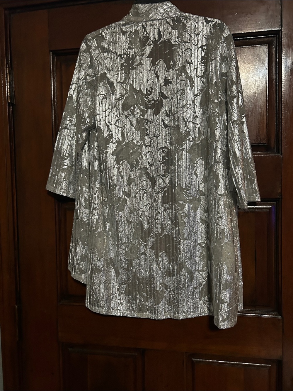 R&M Richards Silver Metallic Textured Open Jacket with Taupe Inner - Picture 7 of 9